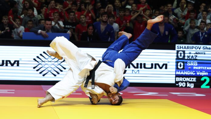 Jenys Make Their Mark at Europe’s Champions League